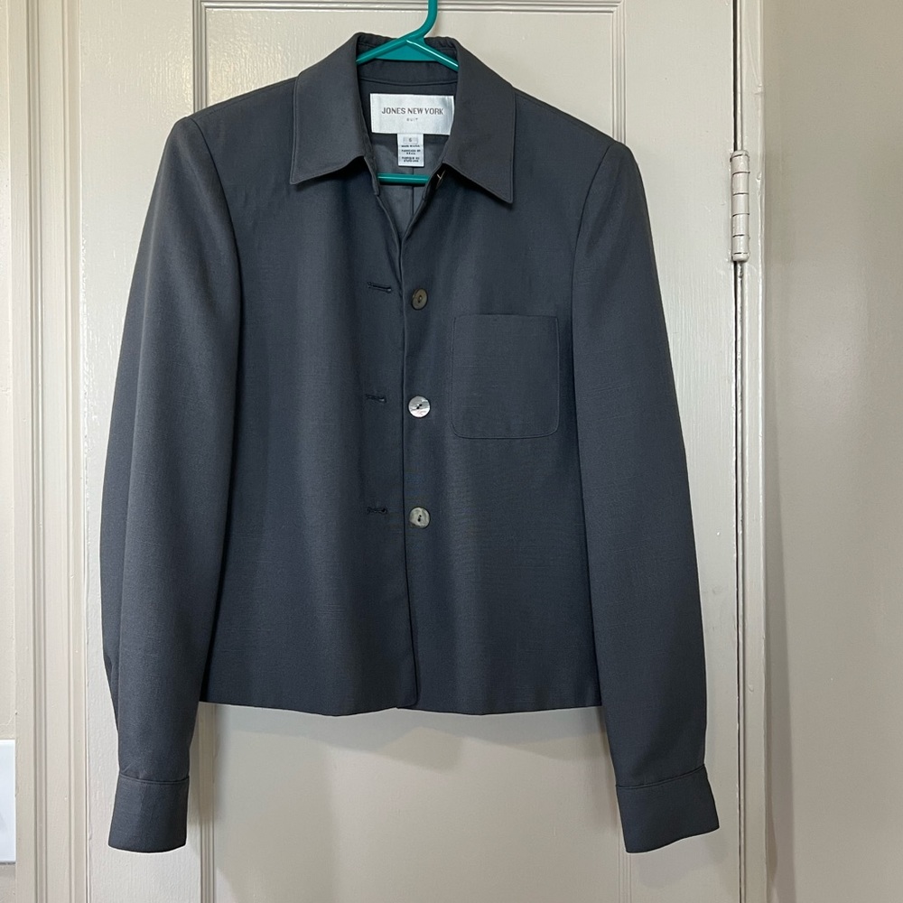 Sz 6 lightweight Jones New York Suit Jacket